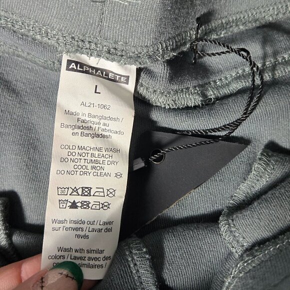 NWT Alphalete Essential Core Shorts - L Concrete Grey-Green - Picture 4 of 4